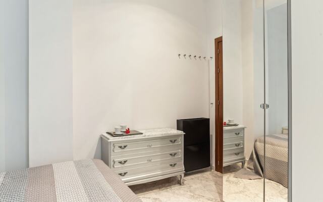 Graceful Apartment in Sevilla near Royal Alcázar