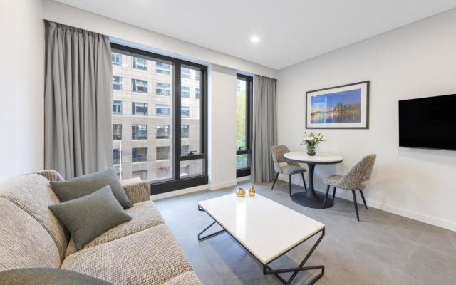 Meriton Suites King Street Melbourne