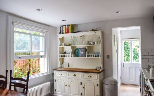 Pretty Brixton 1 Bedroom Flat With Garden