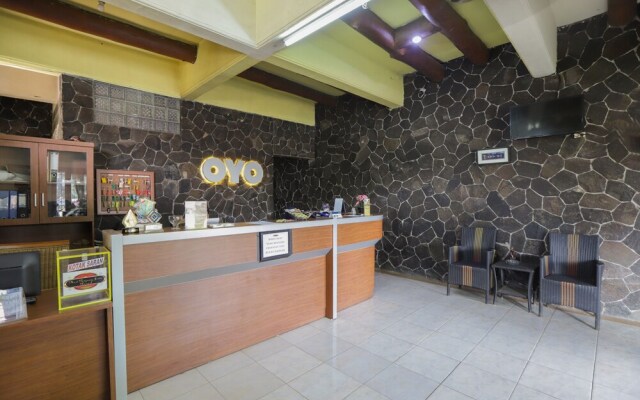 OYO 735 New Panjang Jiwo Resort