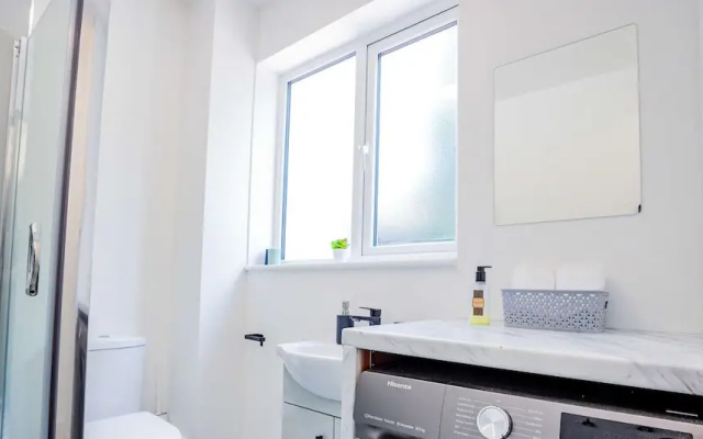 Host Stay Croydon Road Dwelling