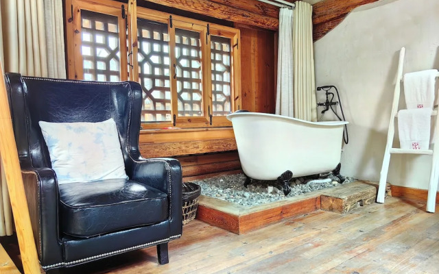 Jia Kedi Ancient House Cultural Homestay