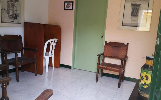 Hotel La Casa Amarela