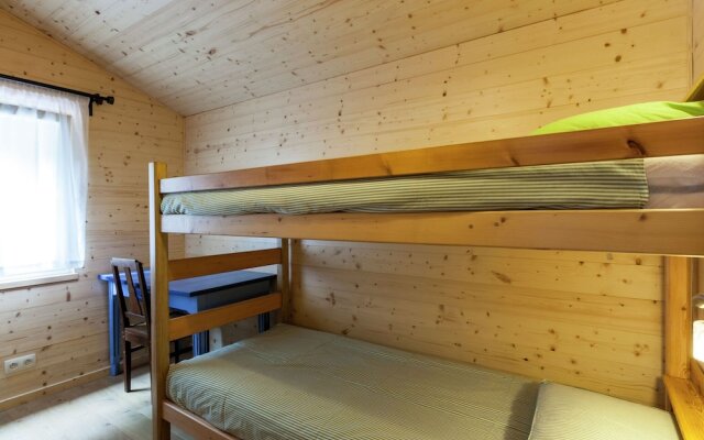 Cosy Chalet in Bomal-Sur-Ourthe with Terrace