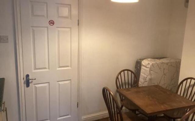 Picturesque Riverside Cottage - 2 Bedroom