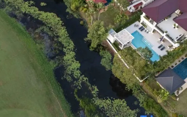 Villa Viola 7 Bedroom, Fully Staffed, on the Golf Course