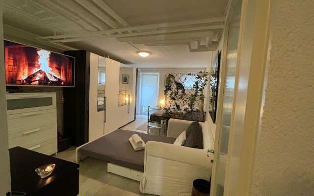 Beautiful Place Cozy Super Fast Wifi 3 min From the River – Guest Rooms – Basel