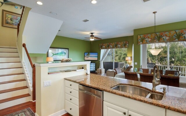 Sunkissed 3 Bedroom Townhouse by RedAwning