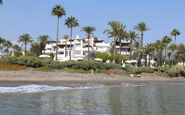Alcazaba Beach Apartment 3302