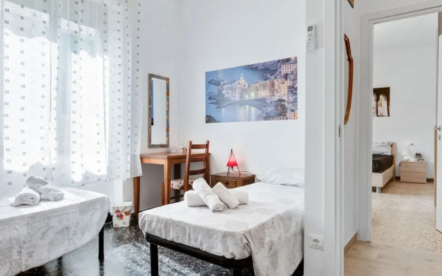 Railway Station Huge & Luminous Apartment x8