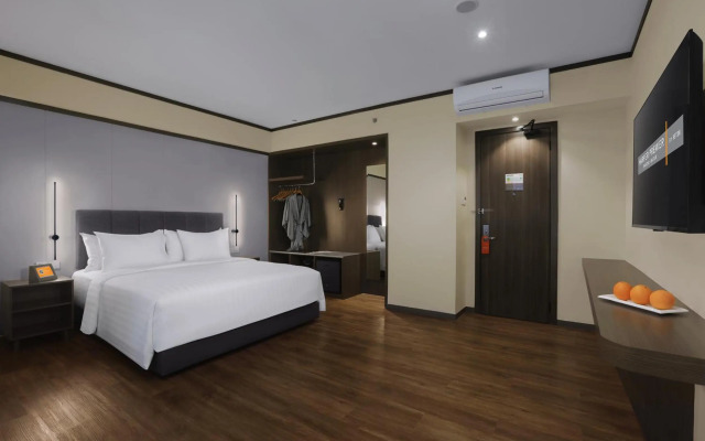 Harper Premier Nagoya Batam