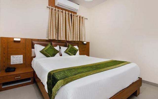 Hotel Volga Plaza (Near Colaba Causeway)