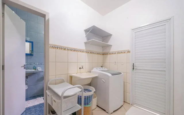 4BR Home w/ BBQ 100m From Beach Jat0355