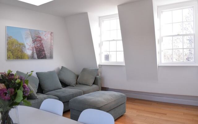 1 Bedroom Flat in Angel With Balcony