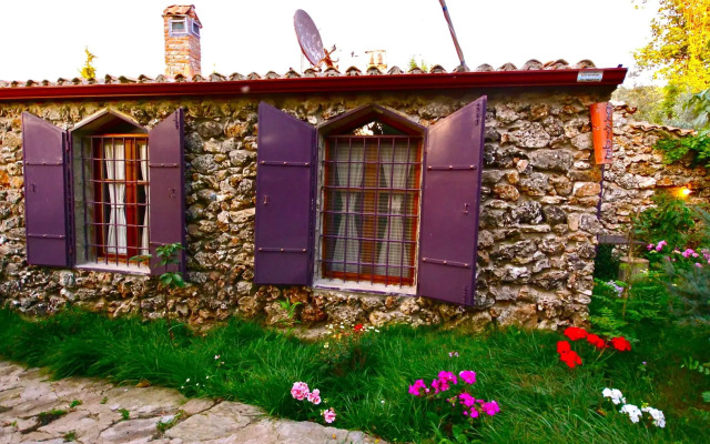 Stonehouse By Ipek