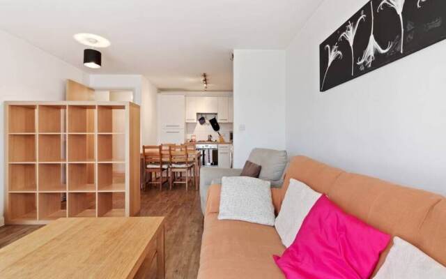 Spacious 2bdr Apt for 4p, Near Trendy Hackney