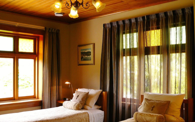 Holly Homestead B&B