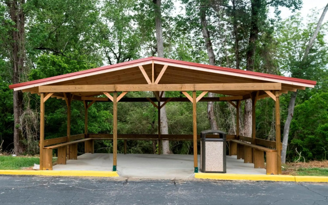 Red Roof Inn PLUS+ & Suites Opelika