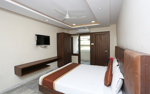 OYO 6651 Hotel Srujana Stay Inn