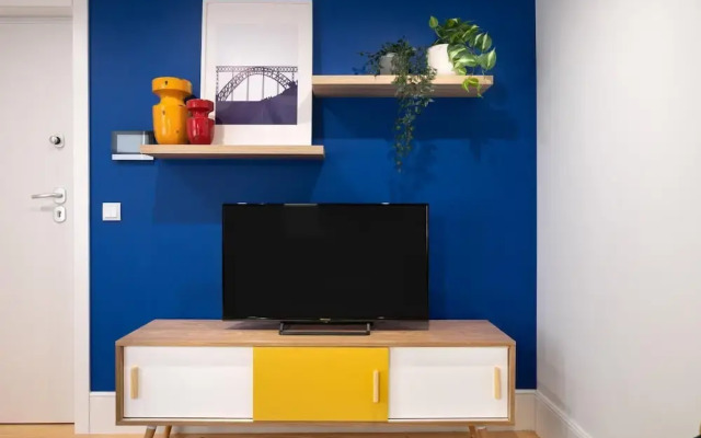 Downtown Prime With Terrace by Vacationy