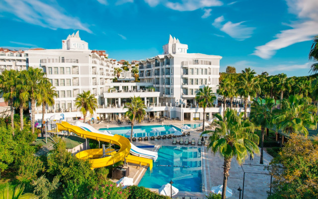 Royal Atlantis Beach