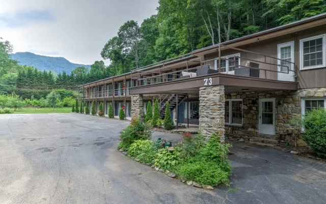 Heart Of The Valley Motel