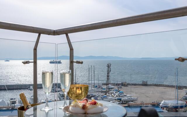 Sea View Apartments (Си Вью Апартментс)