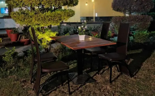 The Luv Hill Hotel And Cafe