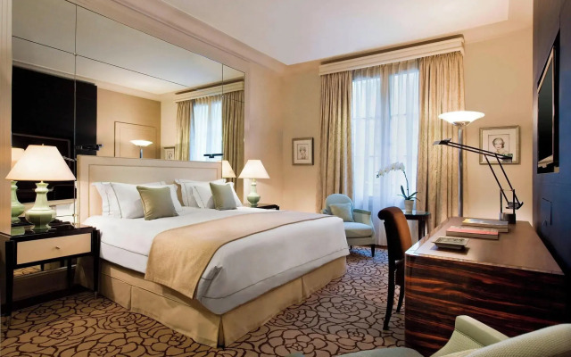 Prince de Galles, a Luxury Collection Hotel, Paris