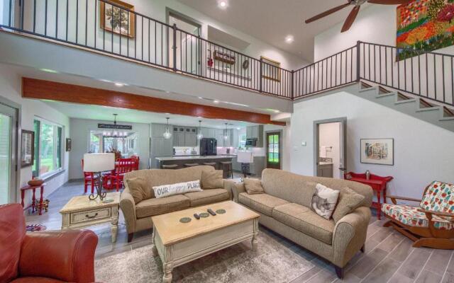 Down River Haus Ld 727 Home