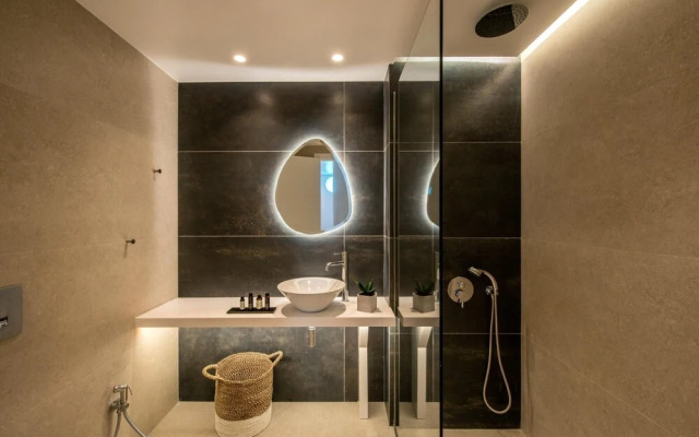 Made By The Sea Villas 8 Bdrm