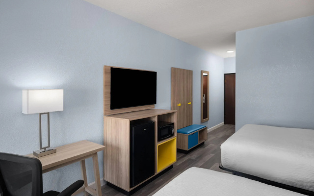 Days Inn by Wyndham Dodge City