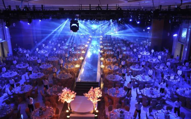 Shenzhen Baoan PLUS Gems Cube Hotel