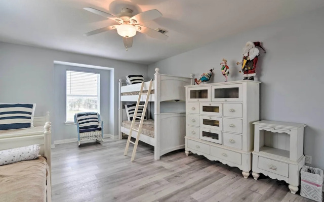Oceanfront Galveston Home - Walk to Beach!