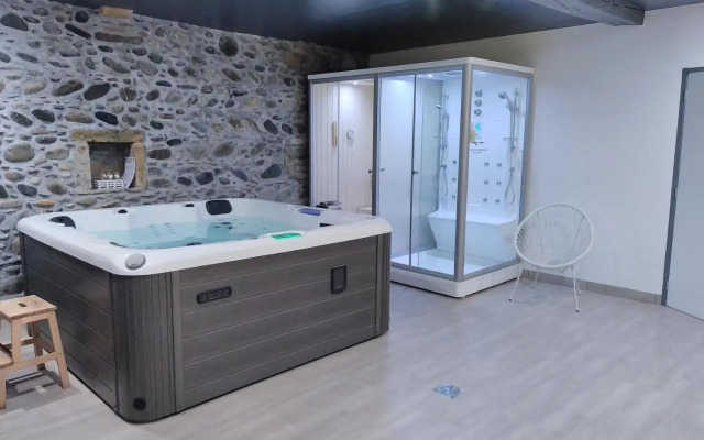 Gite Chateau D'espalungue, Piscine Et SPA
