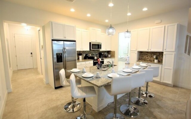 178fr 5 Bedroom Townhouse