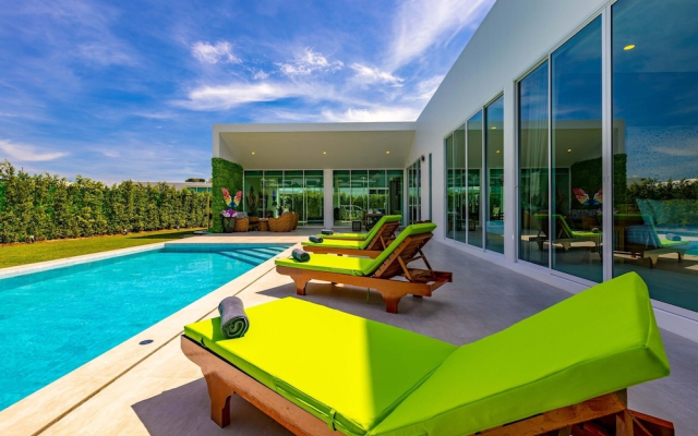 Modern Tropical 4 Bedroom Pool Villa KH-B5