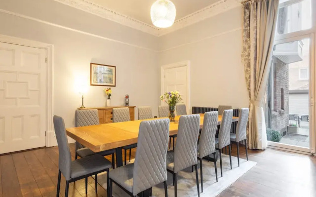 Host Stay Chatsworth Townhouse I