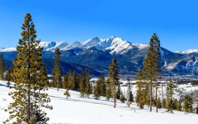 1 Bedroom Colorado Vacation Rental in River Run Village Steps from the Summit Express Gondola