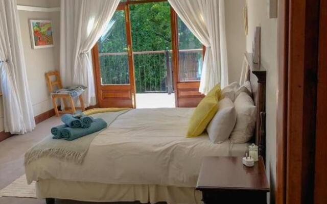 Secret Palace - Large 5 bedroom Family Home