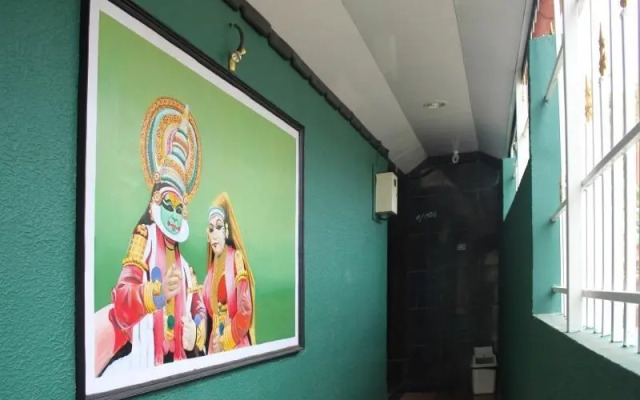 The Green Carpet Hotel