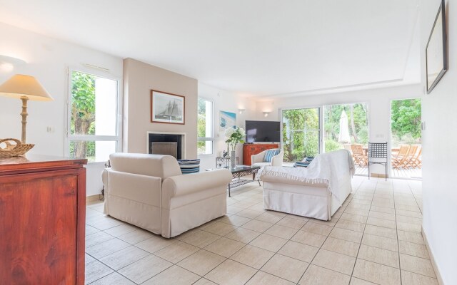 Madame Vacances Villas Club Royal 17