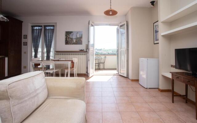 M294 - Marcelli, bilocale con terrazzo a due passi dal mare