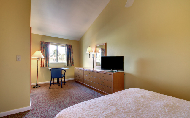 Waterside Suites & Marina