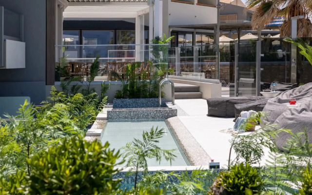 Pearl Seabreeze Suites