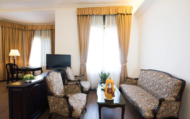 Hoa Binh Hotel