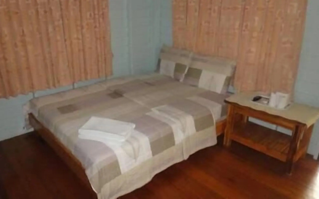 Baan Tai Rom Yen Resort