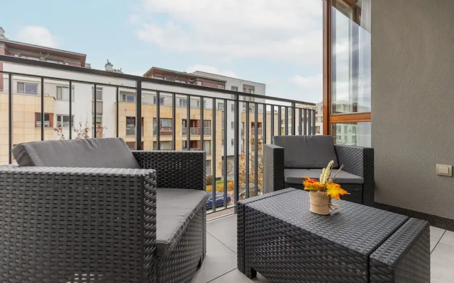 Sarmacka Apartment Warsaw by Renters