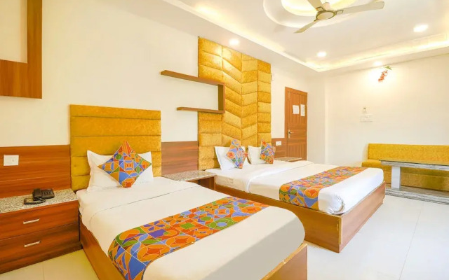 Fabhotel Royal Aanandam