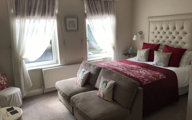 Hollies Guest House